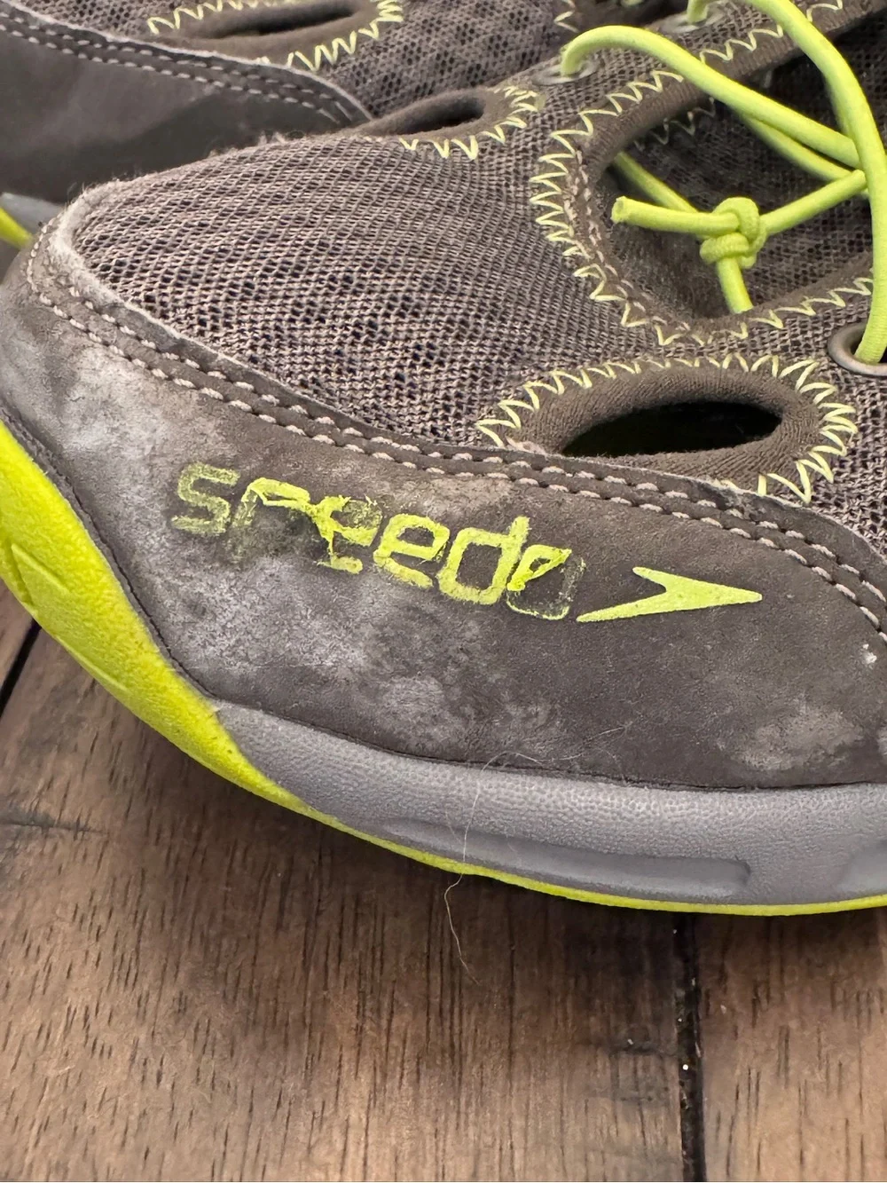 Speedo Men's 11 Hydro Comfort 2.0 Water Shoes Grey Neon Green Bungee Camp Kayak